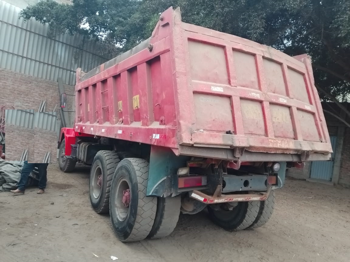 VOLQUETE MARCA VOLVO TORTOON MODELO N12 - 2